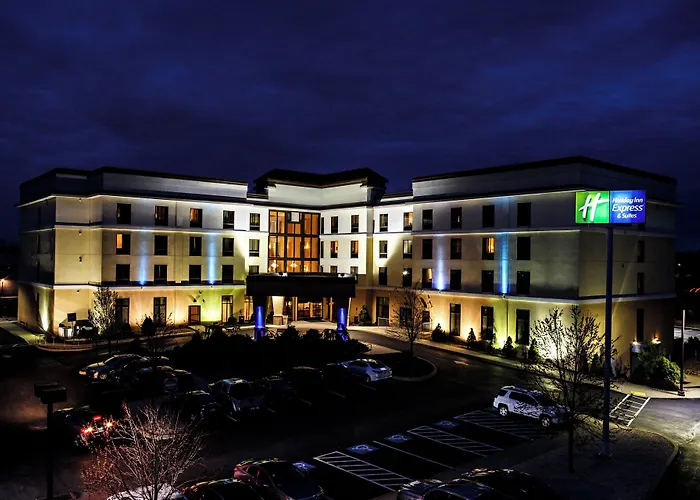 Holiday Inn Express & Suites Harrisburg West